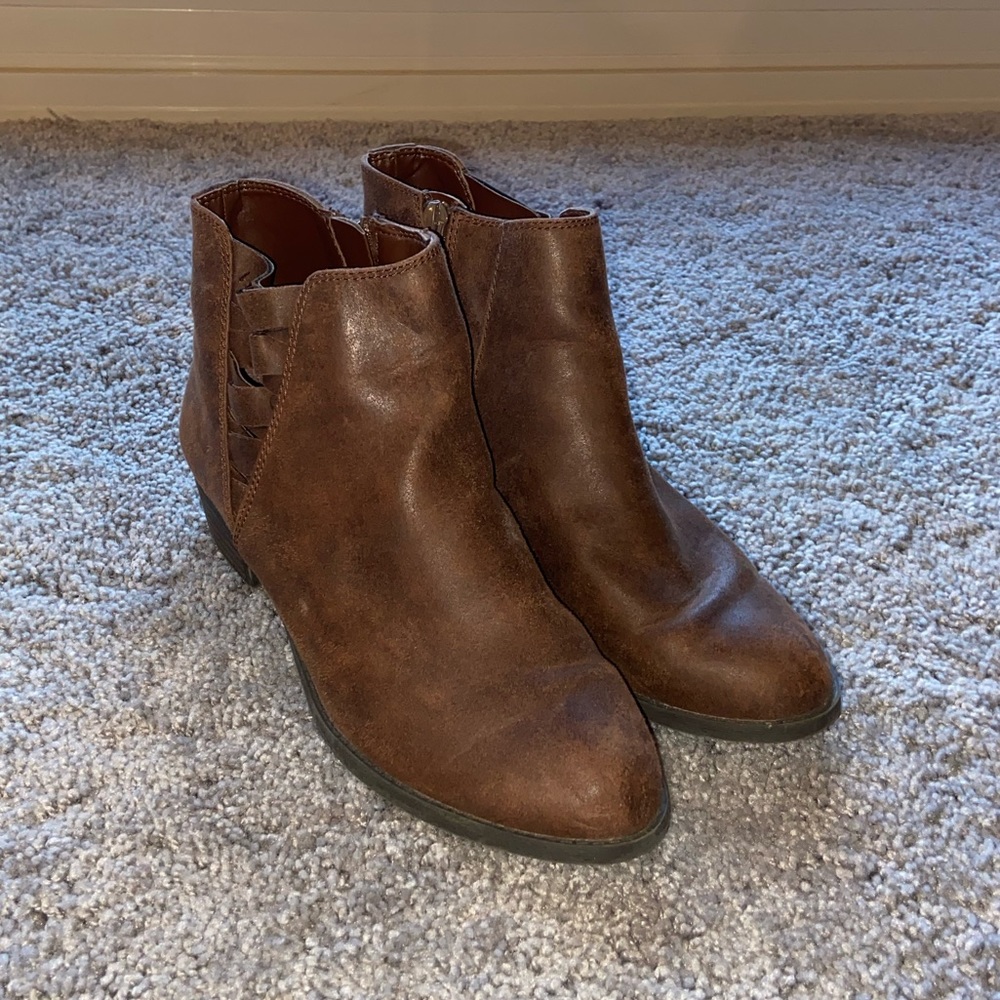 Carlos booties